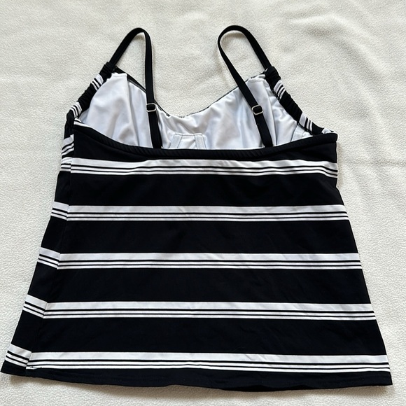 Land's End Tankini 8 - Picture 2 of 5